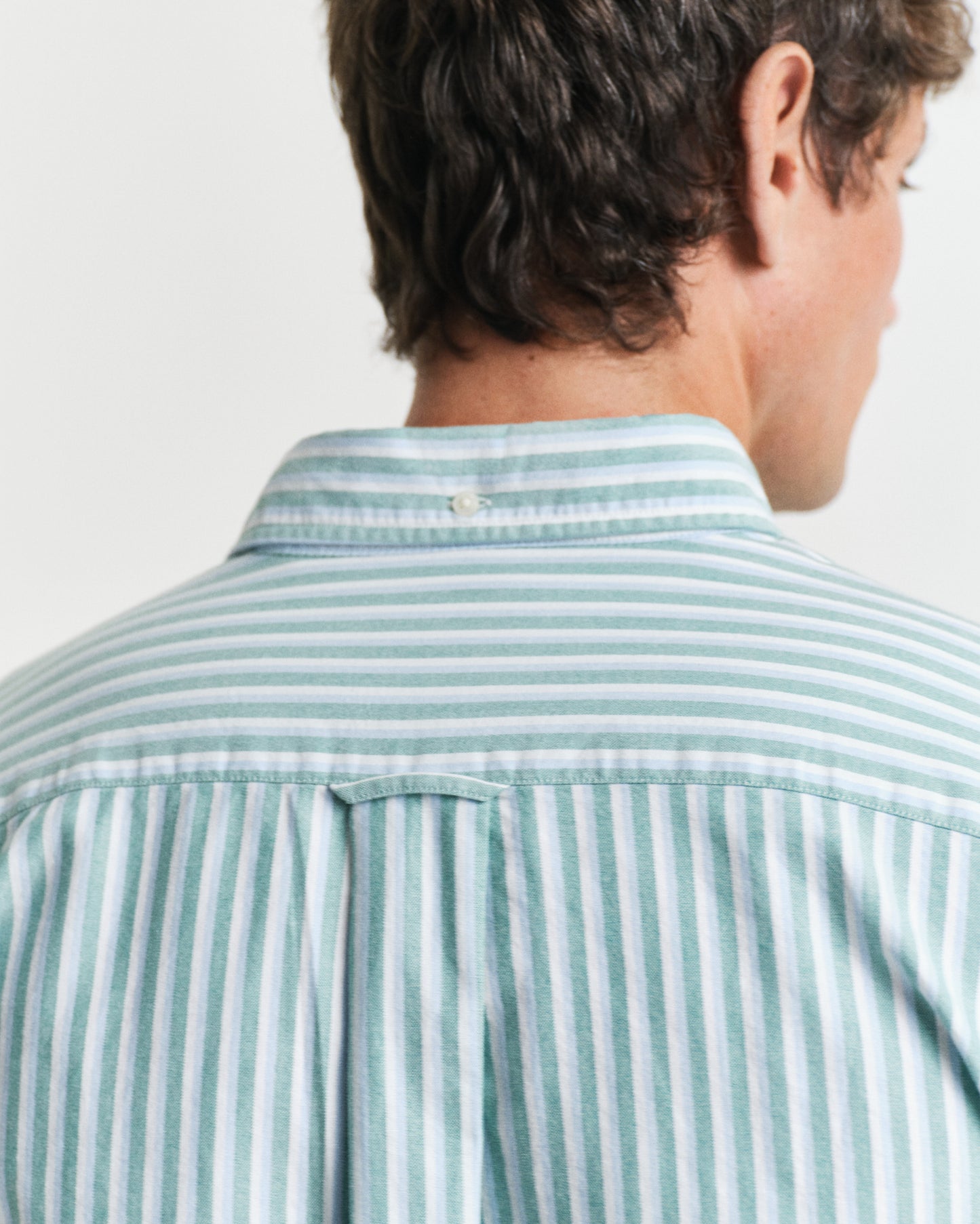 DEEP GREEN, REG CLASSIC OXFORD STRIPE SHIRT, CLOSE-UP BY GANT AU.