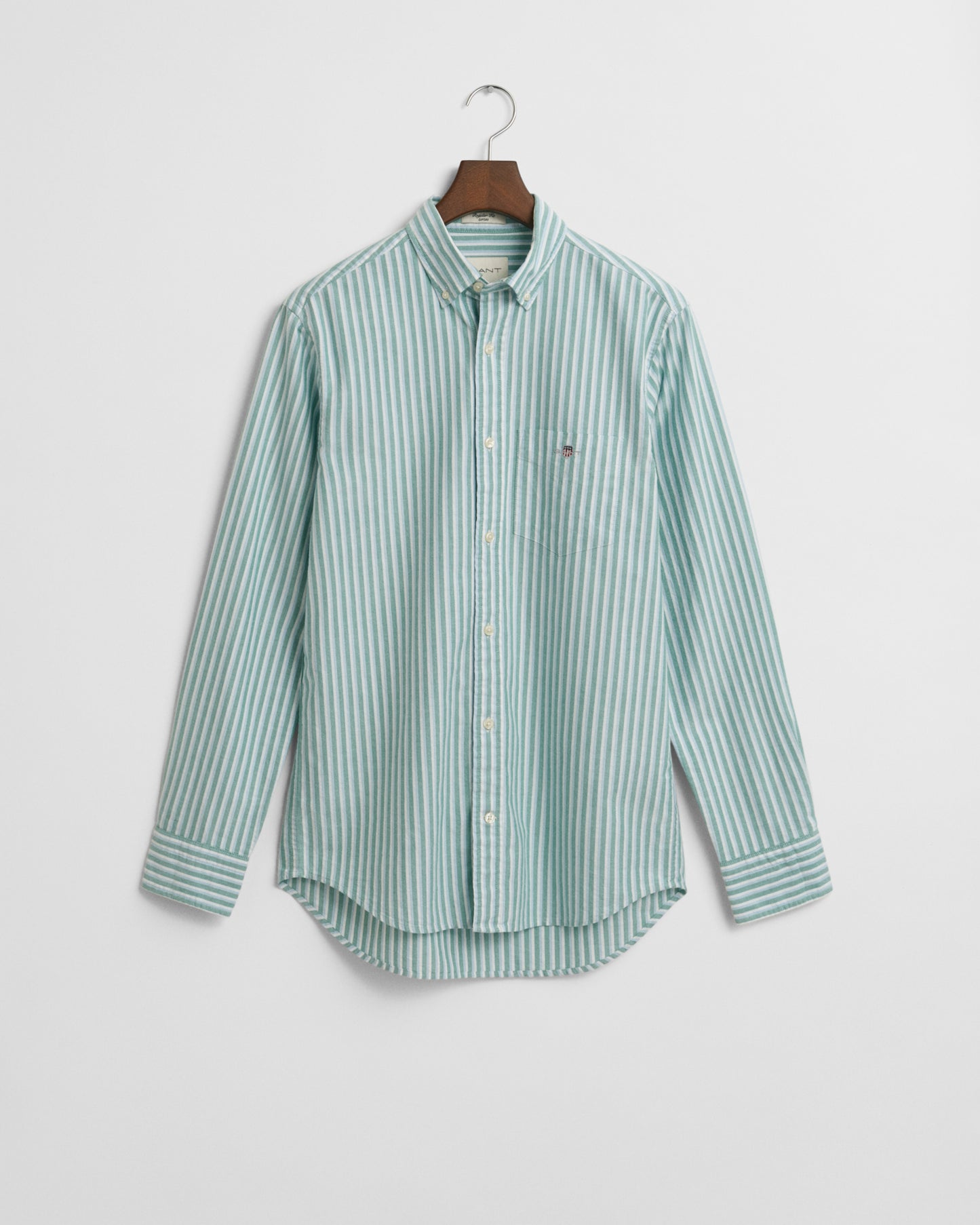 DEEP GREEN, REG CLASSIC OXFORD STRIPE SHIRT, FLAT-LAY BY GANT AU.
