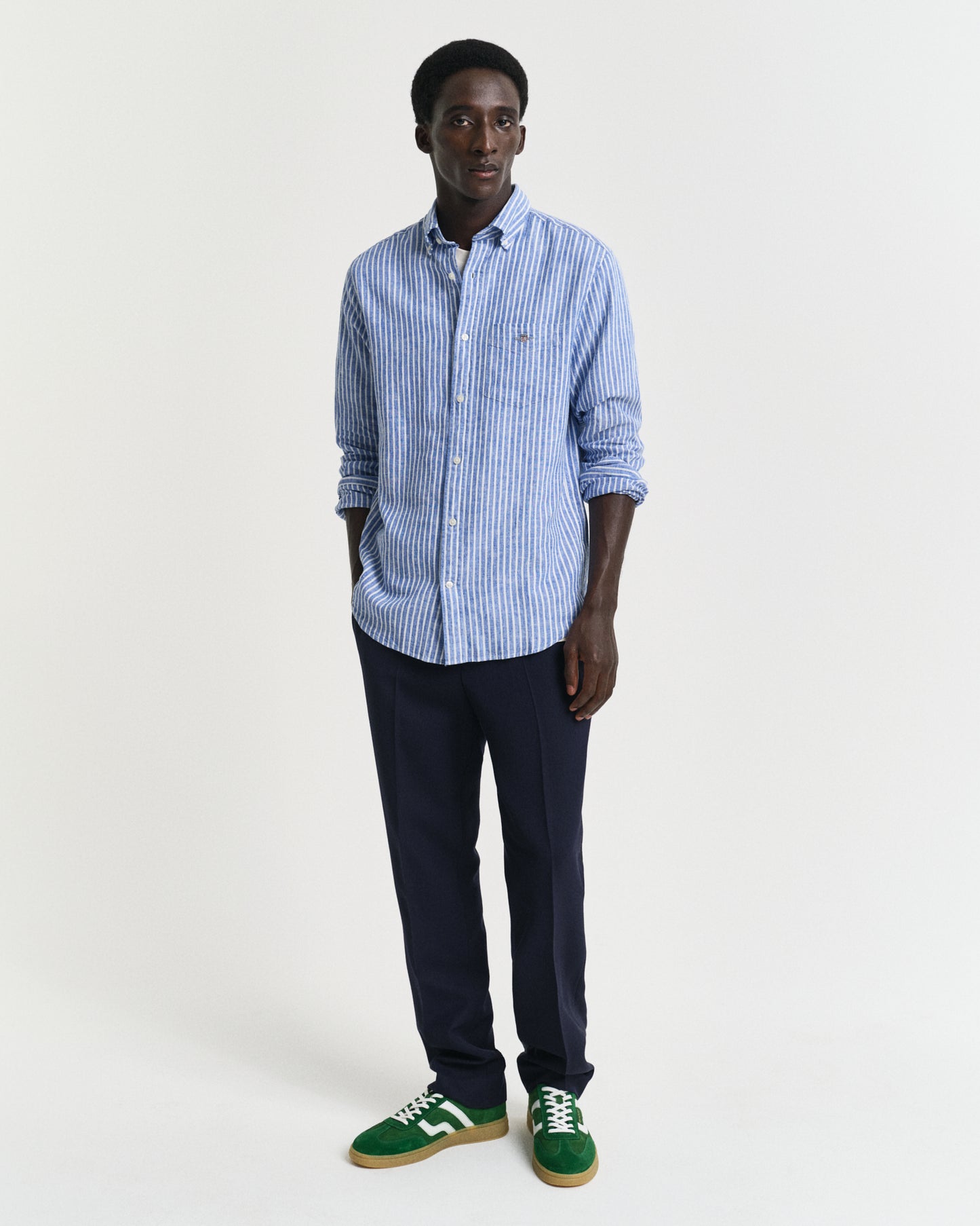 RICH BLUE, REG COTTON LINEN STRIPE SHIRT BY GANT AU.