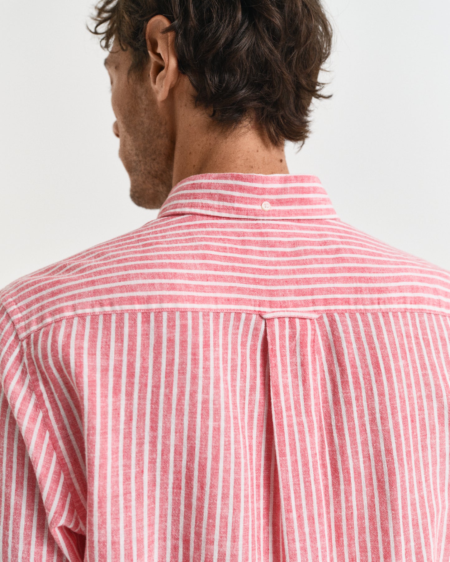 MODEL WEARING REG COTTON LINEN STRIPE SHIRT