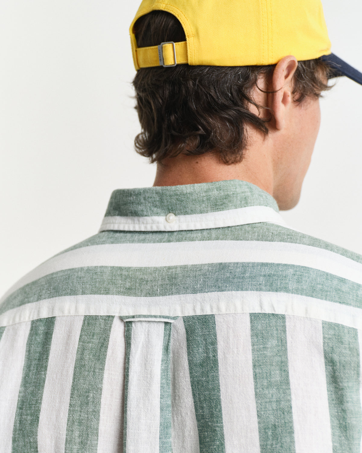 WOODY GREEN, REG COTTON LINEN BOLD STRIPE SHIRT, CLOSE-UP BY GANT AU.