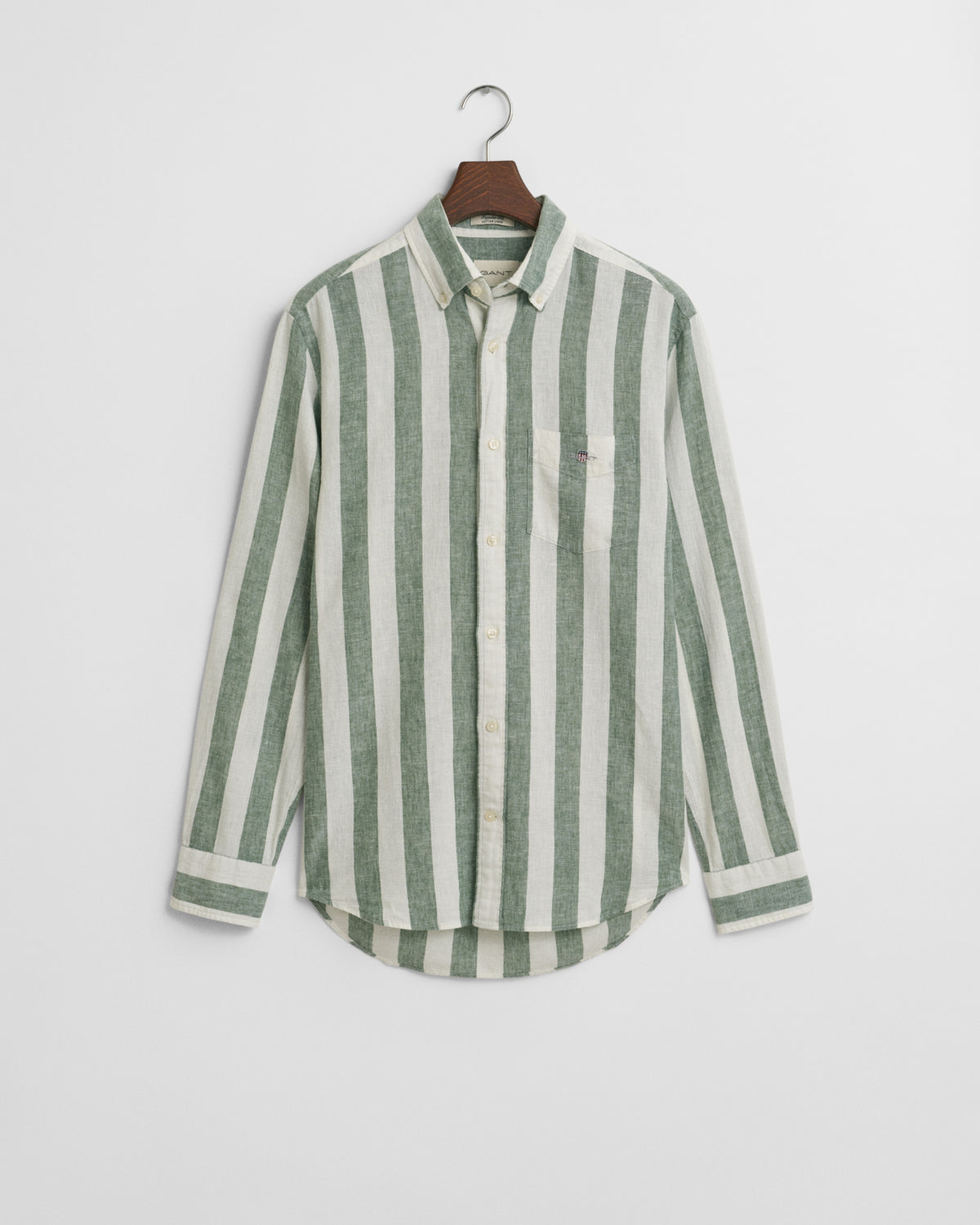 WOODY GREEN, REG COTTON LINEN BOLD STRIPE SHIRT, FLAT-LAY BY GANT AU.
