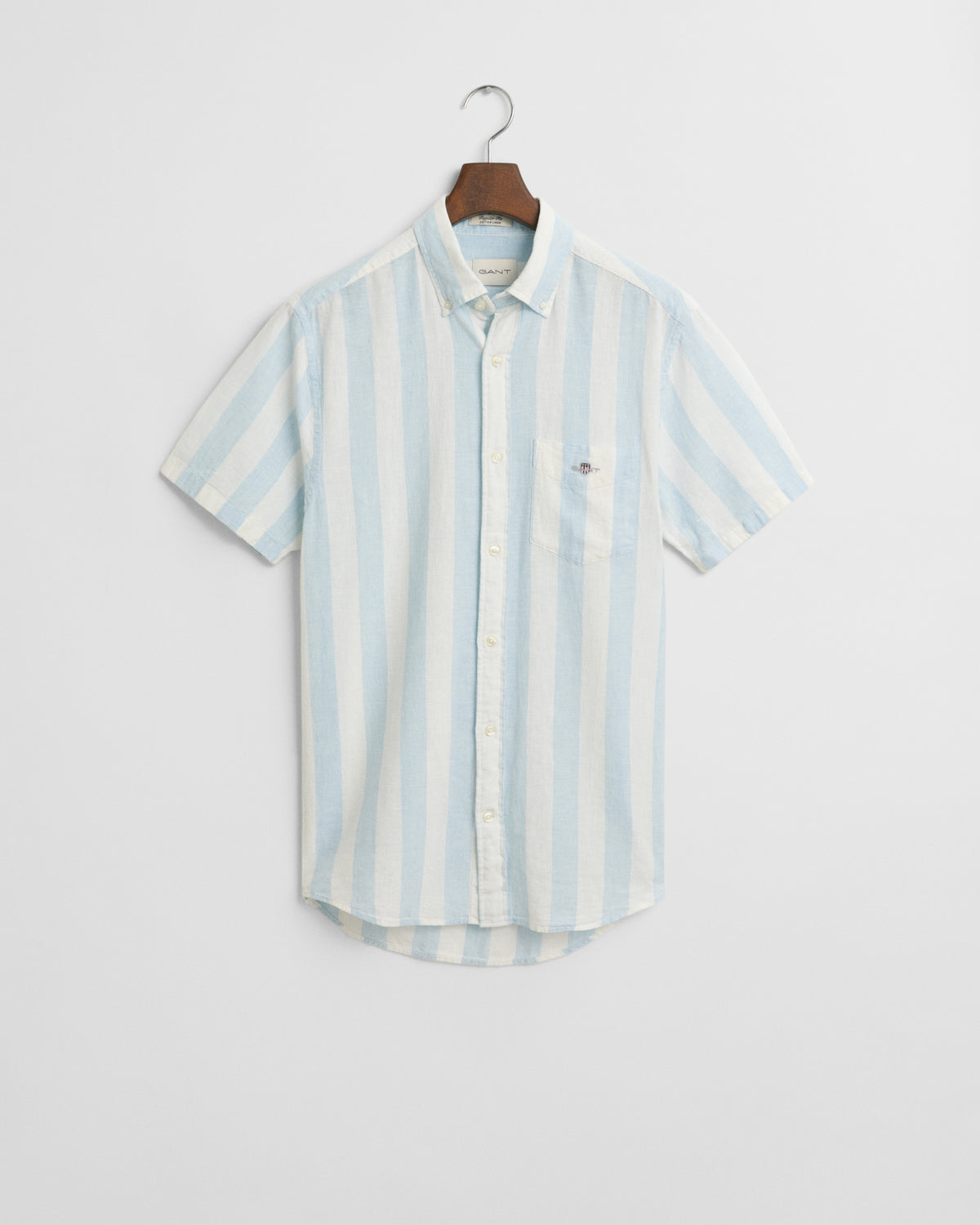 FRESH BLUE, REG COTTON LINEN STRIPE SS SHIRT, FLAT-LAY BY GANT AU.