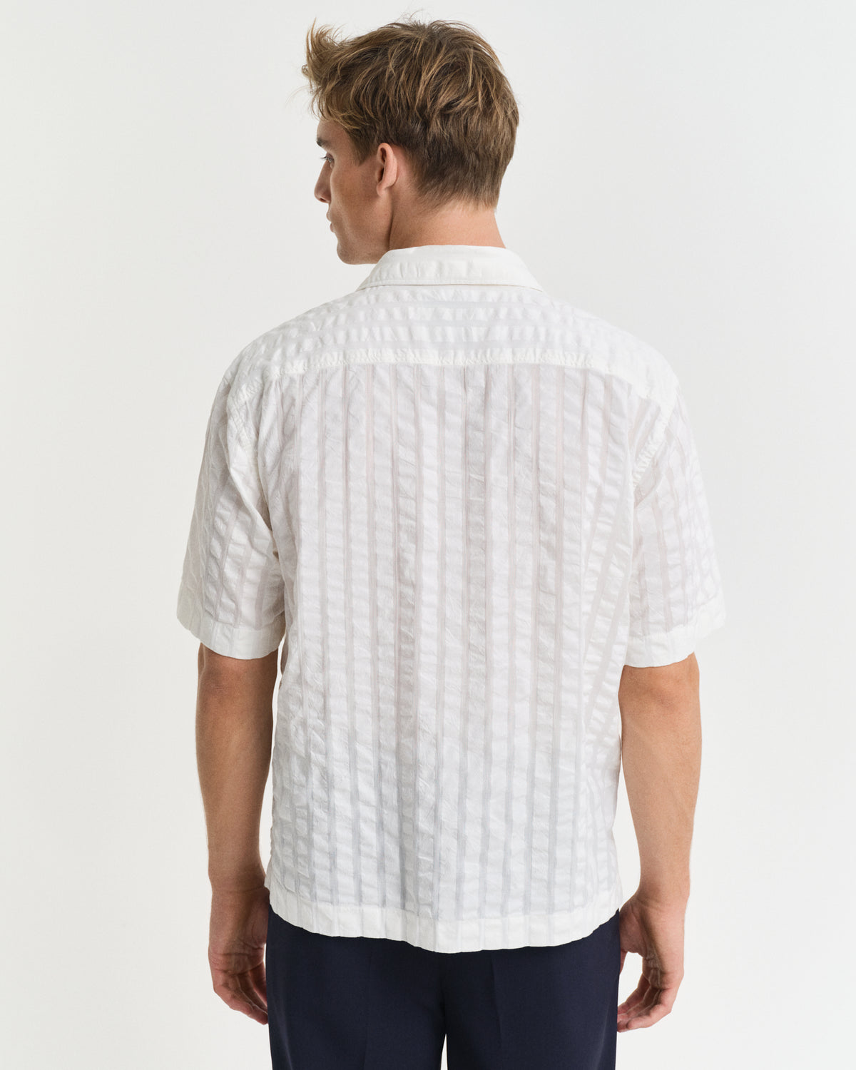 EGGSHELL, REL SEERSUCKER RESORT SHIRT, BACK-VIEW BY GANT AU.