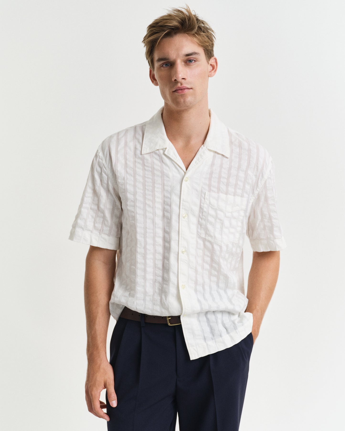 EGGSHELL, REL SEERSUCKER RESORT SHIRT, FRONT-VIEW BY GANT AU.