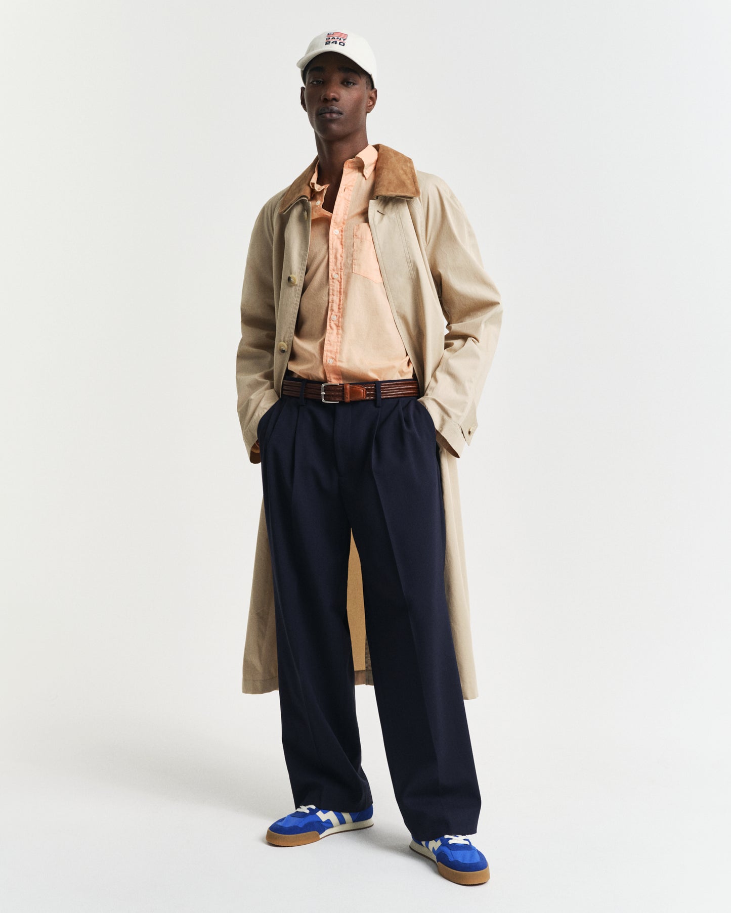 PEACHY ORANGE, REG SUNFADED VOILE SHIRT BY GANT AU.