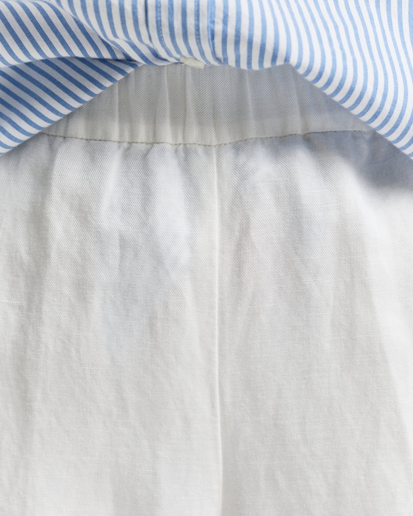 EGGSHELL, LINEN BLEND PULL ON PANTS, CLOSE-UP BY GANT AU.