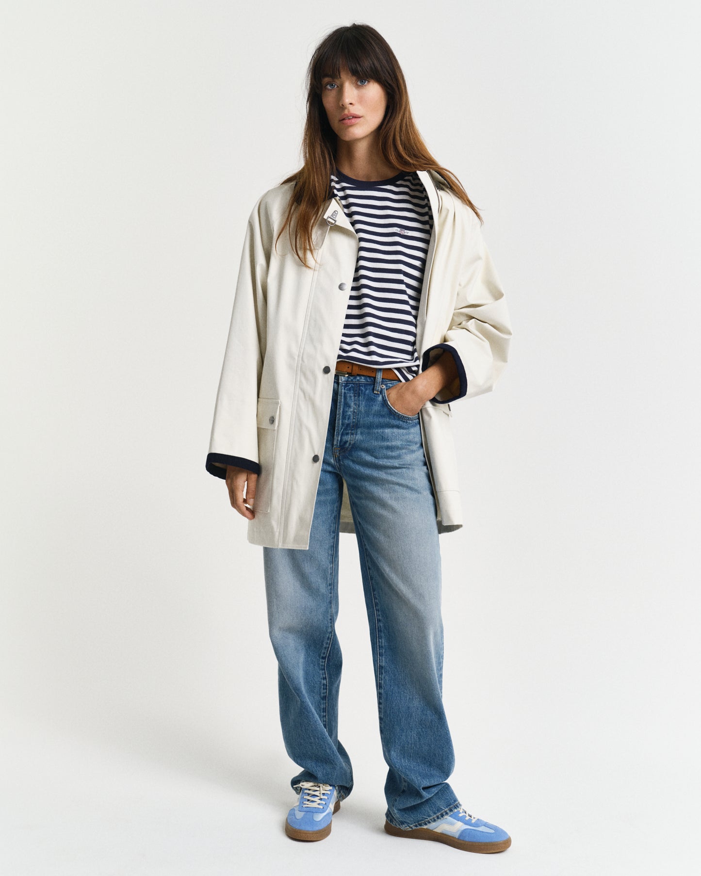 EVENING BLUE, REG STRIPED SHIELD SS T-SHIRT BY GANT AU.