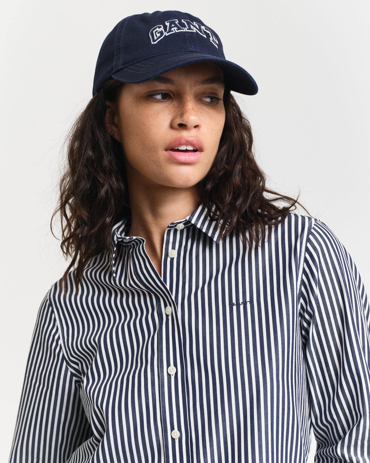 MODEL WEARING REG CLASSIC POPLIN STRIPED SHIRT