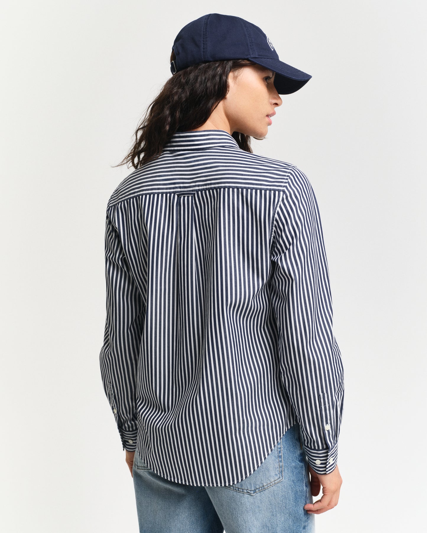 CLASSIC BLUE, REG CLASSIC POPLIN STRIPED SHIRT, BACK-VIEW BY GANT AU.