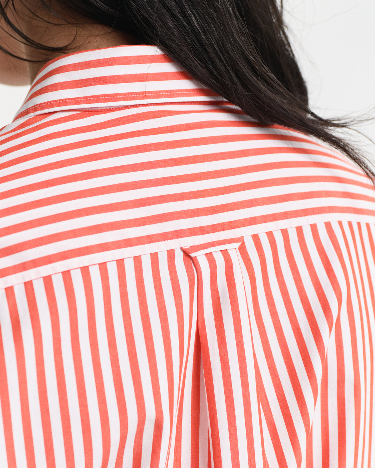 MODEL WEARING REG CLASSIC POPLIN STRIPED SHIRT