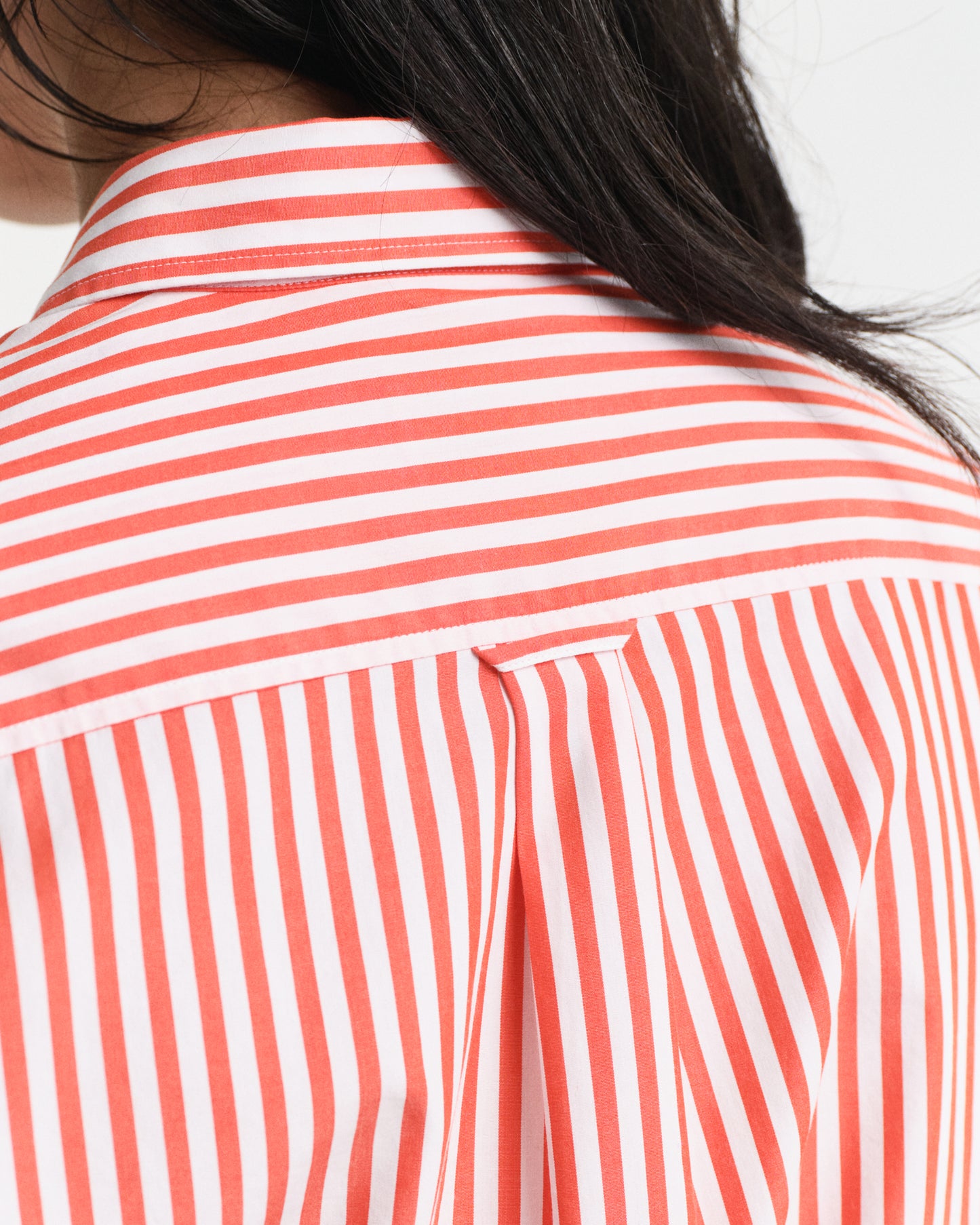 MODEL WEARING REG CLASSIC POPLIN STRIPED SHIRT