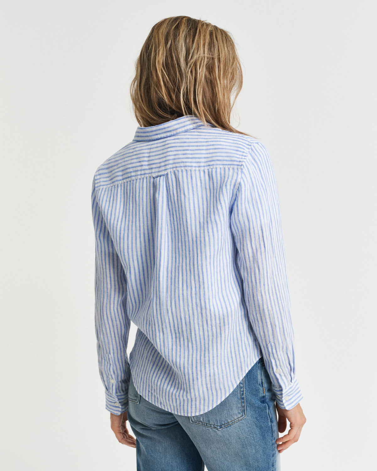 PERFECT BLUE, REG LINEN STRIPED SHIRT, BACK-VIEW BY GANT AU.