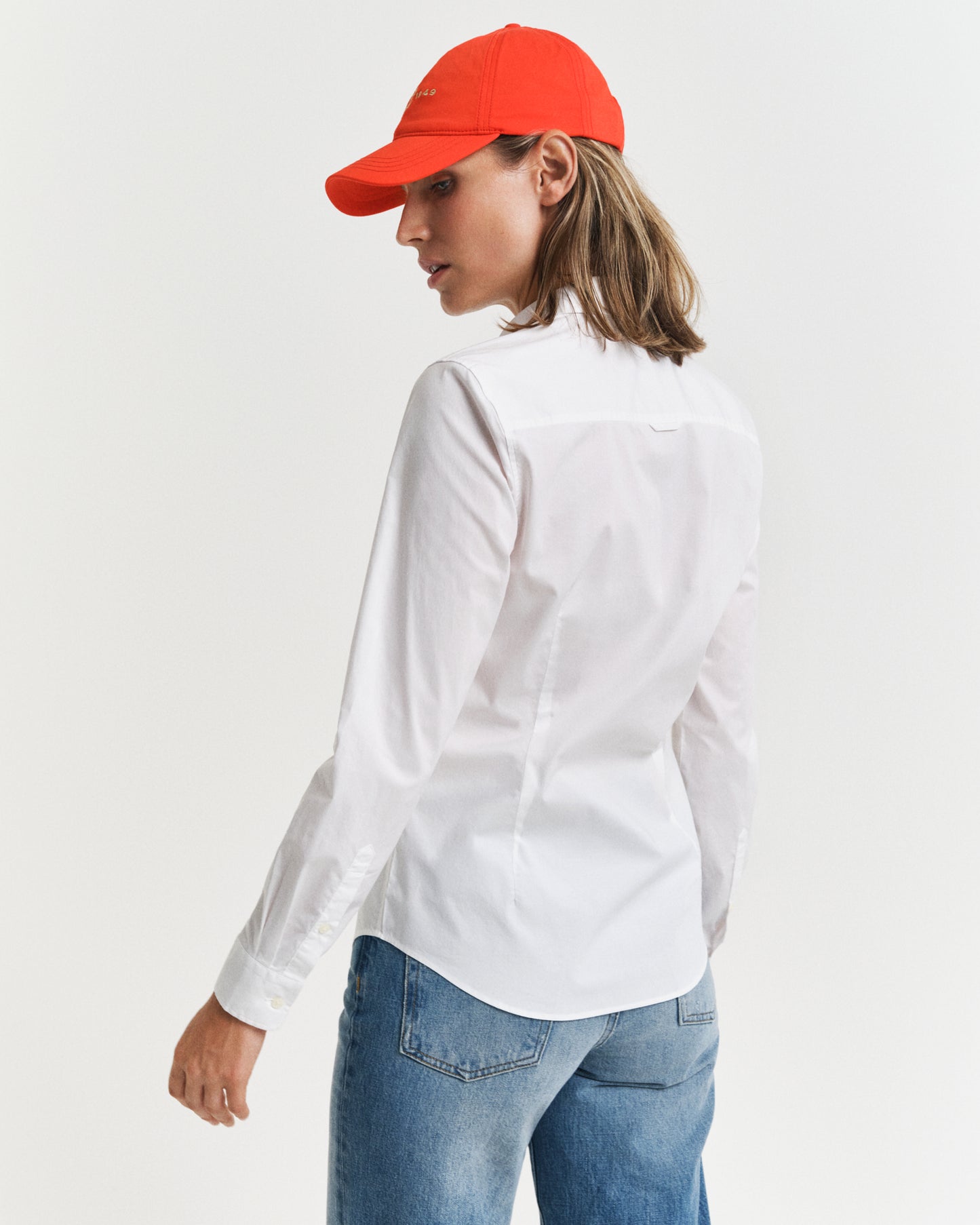 WHITE, SLIM POPLIN SOLID SHIRT, BACK-VIEW BY GANT AU.