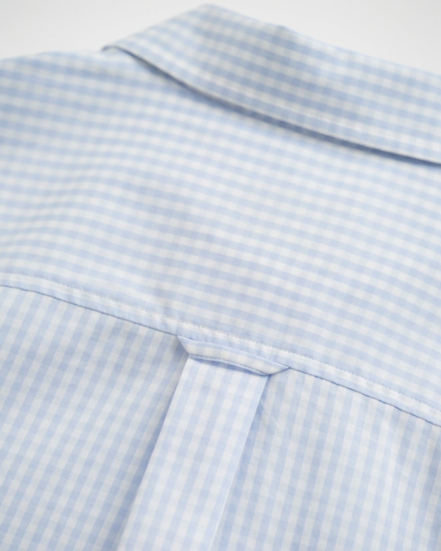 LIGHT BLUE, REG POPLIN GINGHAM SHIRT, CLOSE-UP BY GANT AU.