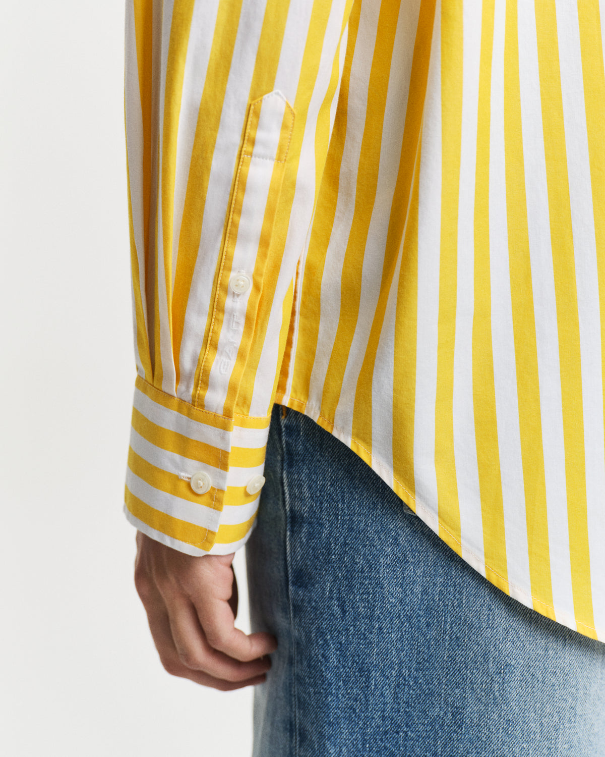 DAFFODIL YELLOW, REL CLASSIC POPLIN STRIPED SHIRT, CLOSE-UP BY GANT AU.