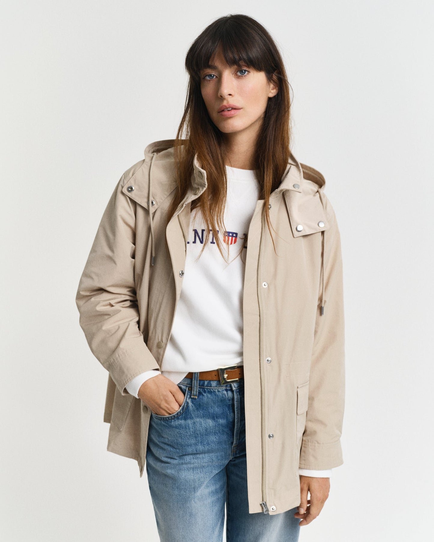 DRY SAND, WIND JACKET, FRONT-VIEW BY GANT AU.