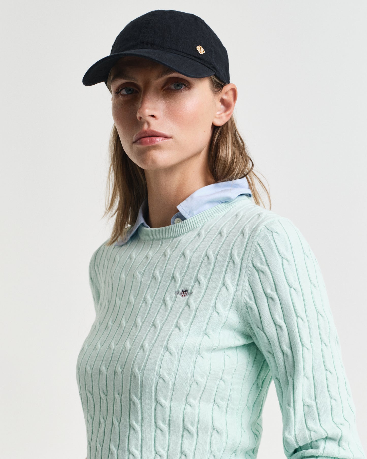 FADED MINT, STRETCH COTTON CABLE C-NECK, CLOSE-UP BY GANT AU.