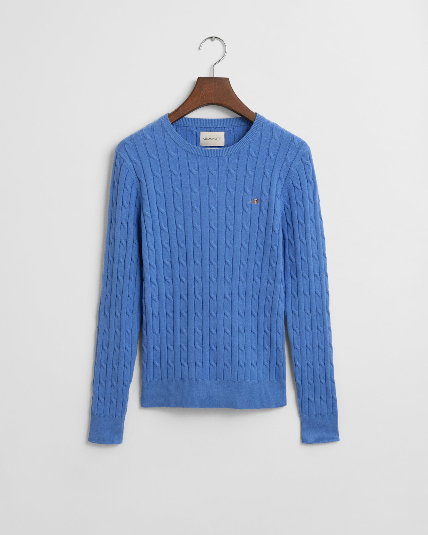 PERFECT BLUE, STRETCH COTTON CABLE C-NECK, FLAT-LAY BY GANT AU.