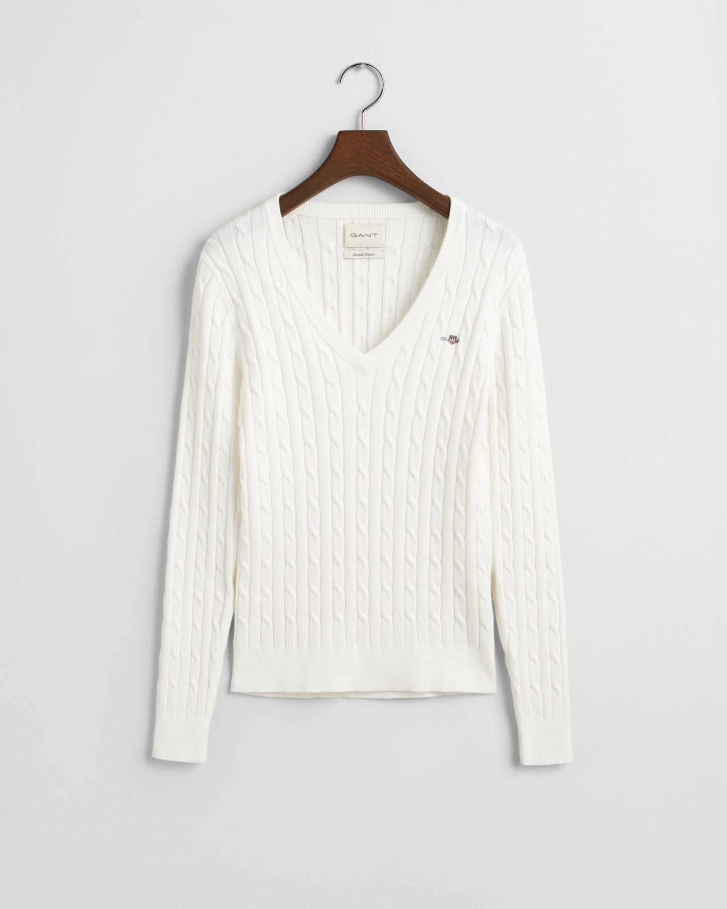 EGGSHELL, STRETCH COTTON CABLE V-NECK, FLAT-LAY BY GANT AU.