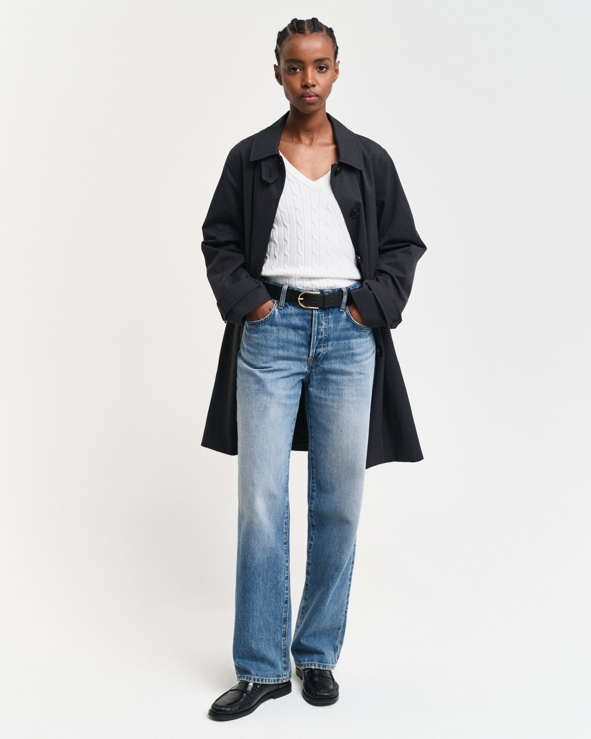 EGGSHELL, STRETCH COTTON CABLE V-NECK BY GANT AU.