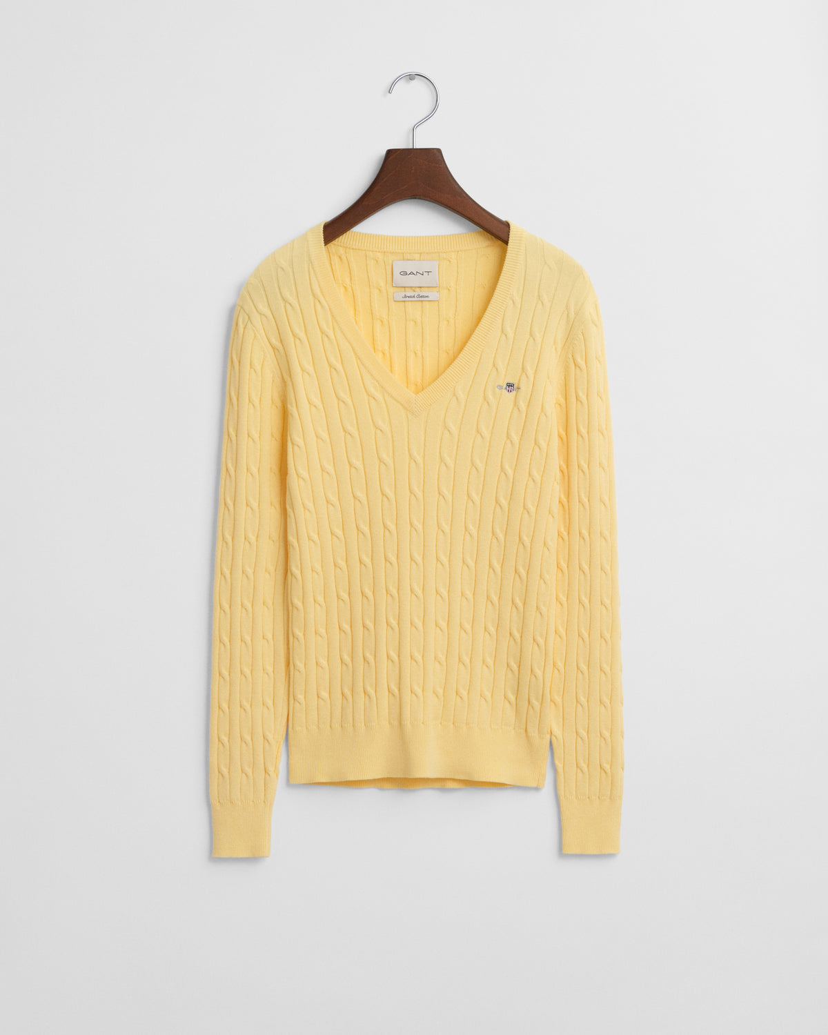 DUSTY LIGHT YELLOW, STRETCH COTTON CABLE V-NECK, FLAT-LAY BY GANT AU.