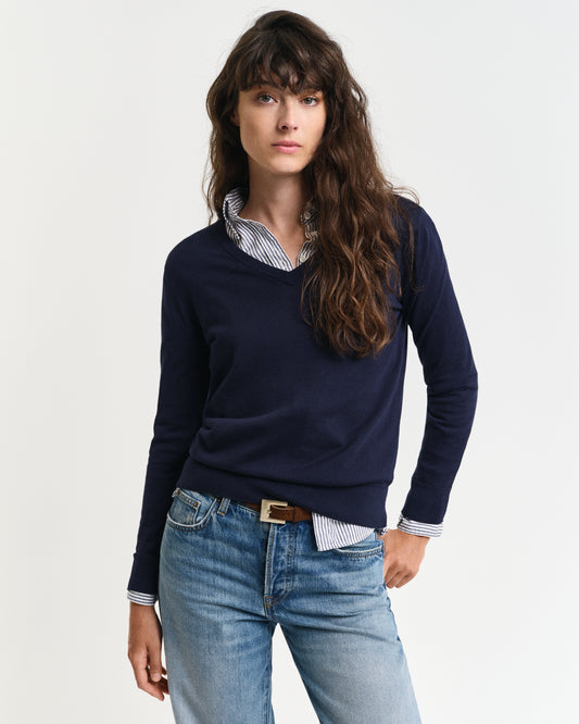 EVENING BLUE, FINE KNIT V-NECK, FRONT-VIEW BY GANT AU.