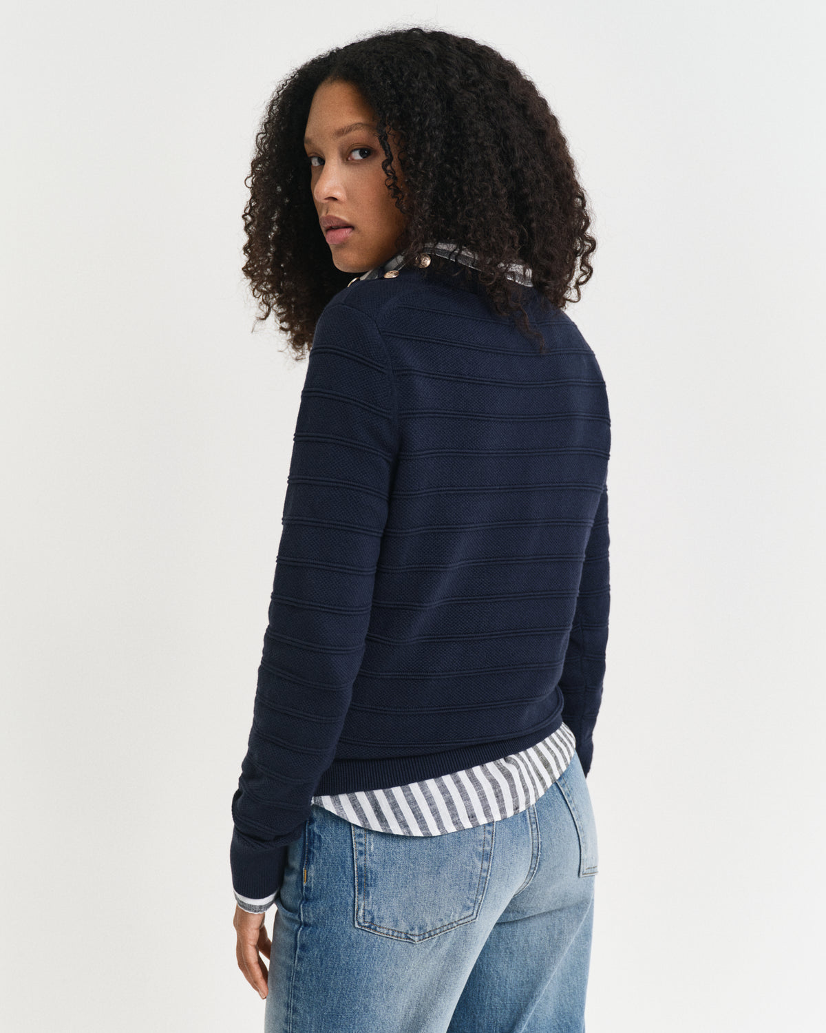 EVENING BLUE, TEXTURED COTTON C-NECK, BACK-VIEW BY GANT AU.