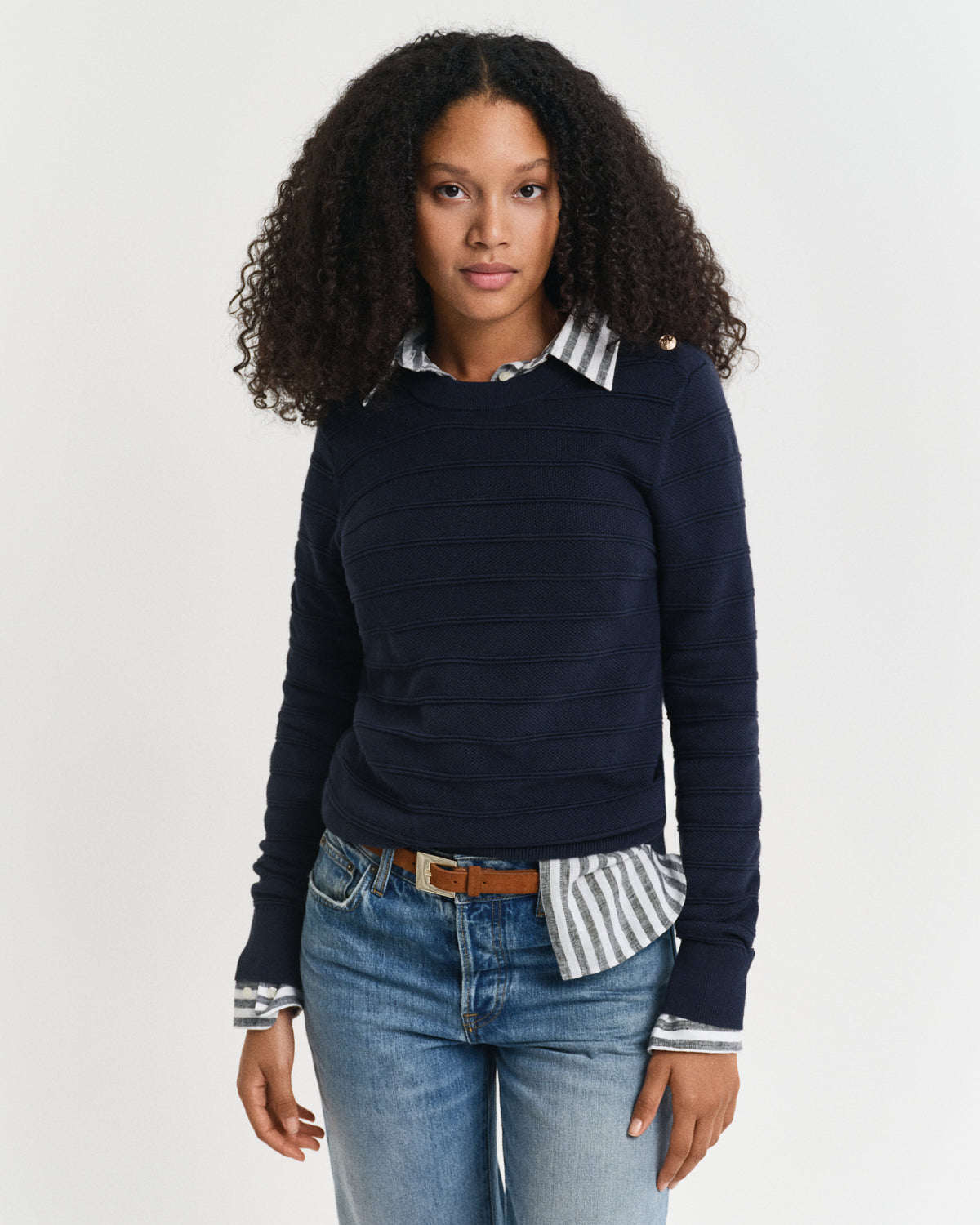 EVENING BLUE, TEXTURED COTTON C-NECK, FRONT-VIEW BY GANT AU.