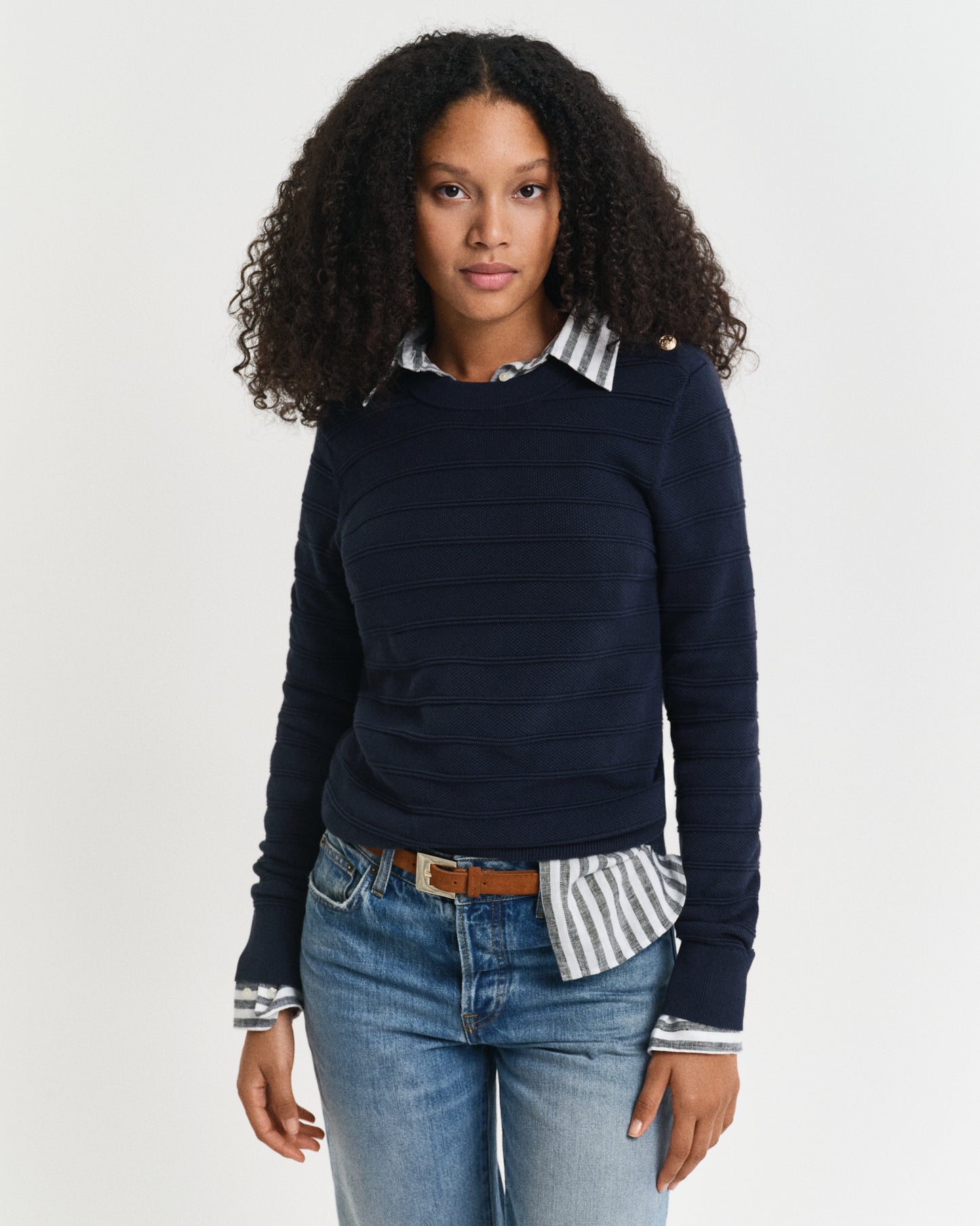 EVENING BLUE, TEXTURED COTTON C-NECK, FRONT-VIEW BY GANT AU.