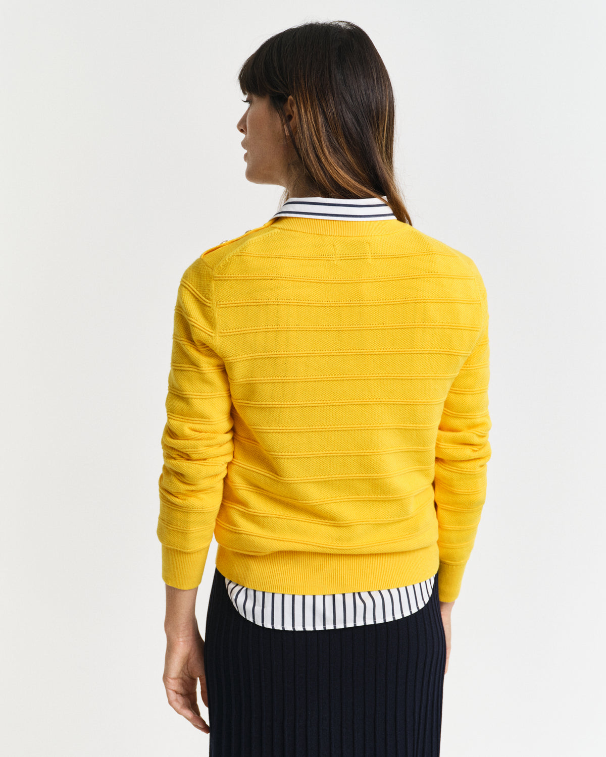 DAFFODIL YELLOW, TEXTURED COTTON C-NECK, BACK-VIEW BY GANT AU.