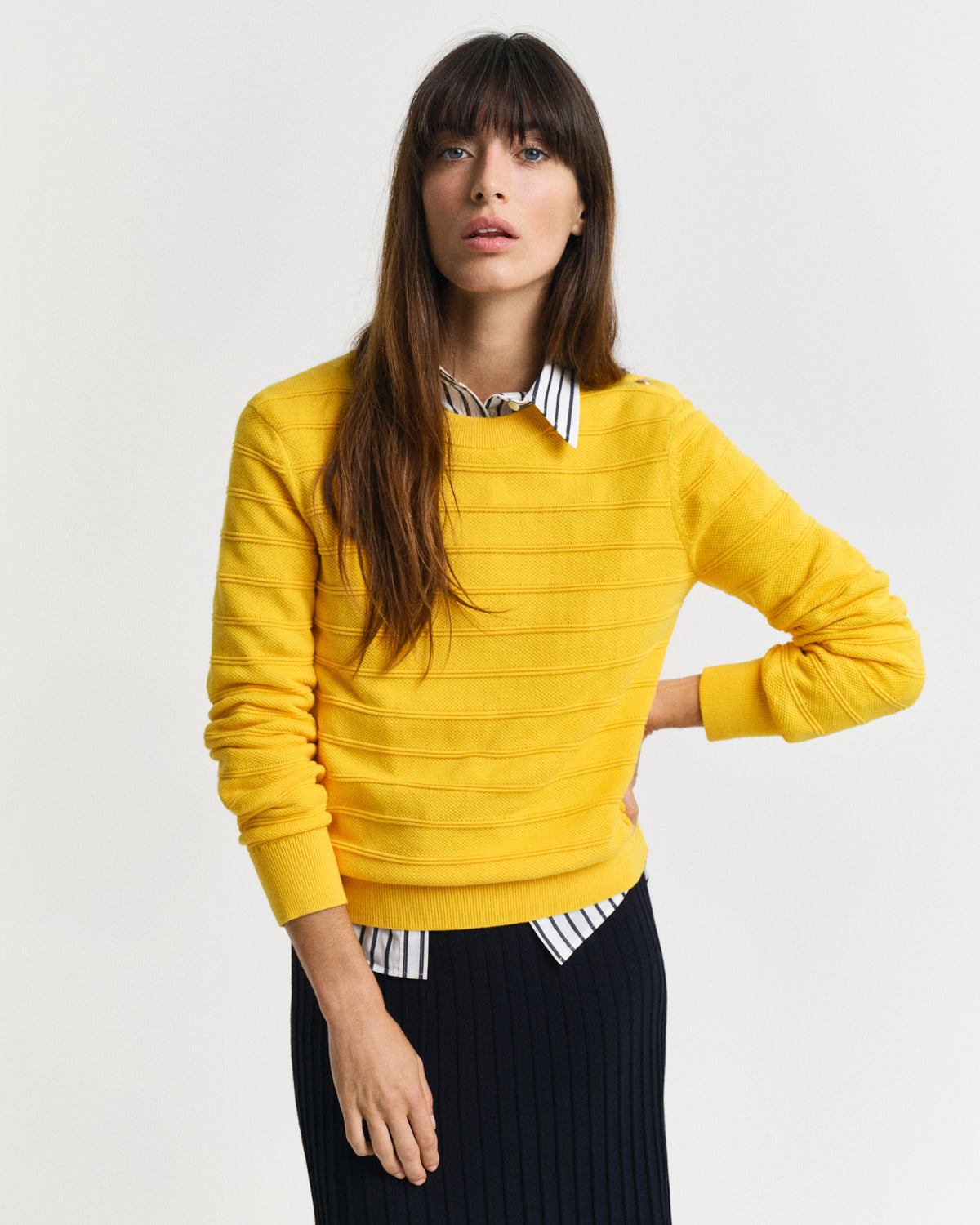 DAFFODIL YELLOW, TEXTURED COTTON C-NECK, FRONT-VIEW BY GANT AU.