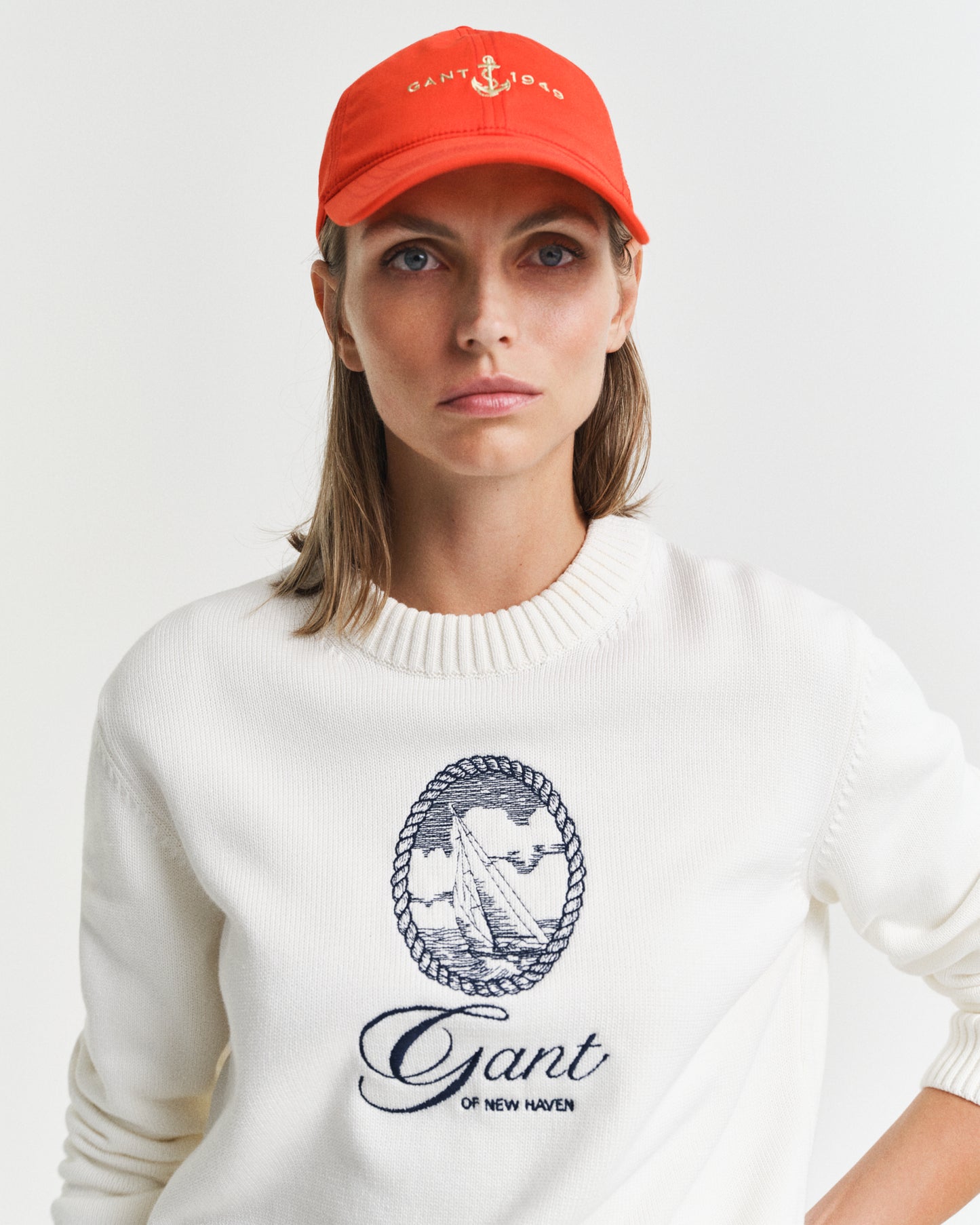 EGGSHELL, GRAPHIC COTTON C-NECK, CLOSE-UP BY GANT AU.