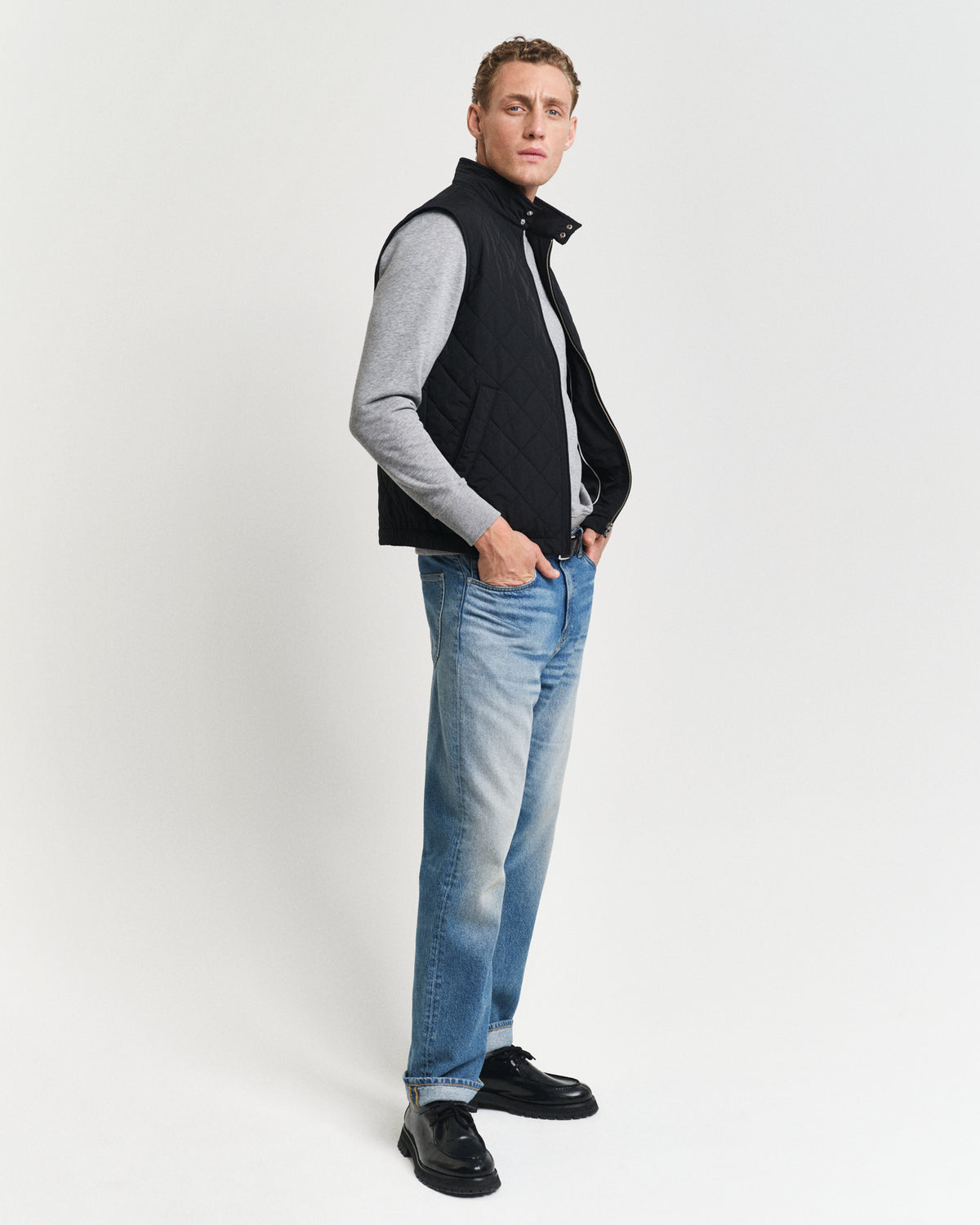 BLACK, QUILTED WINDCHEATER VEST BY GANT AU.