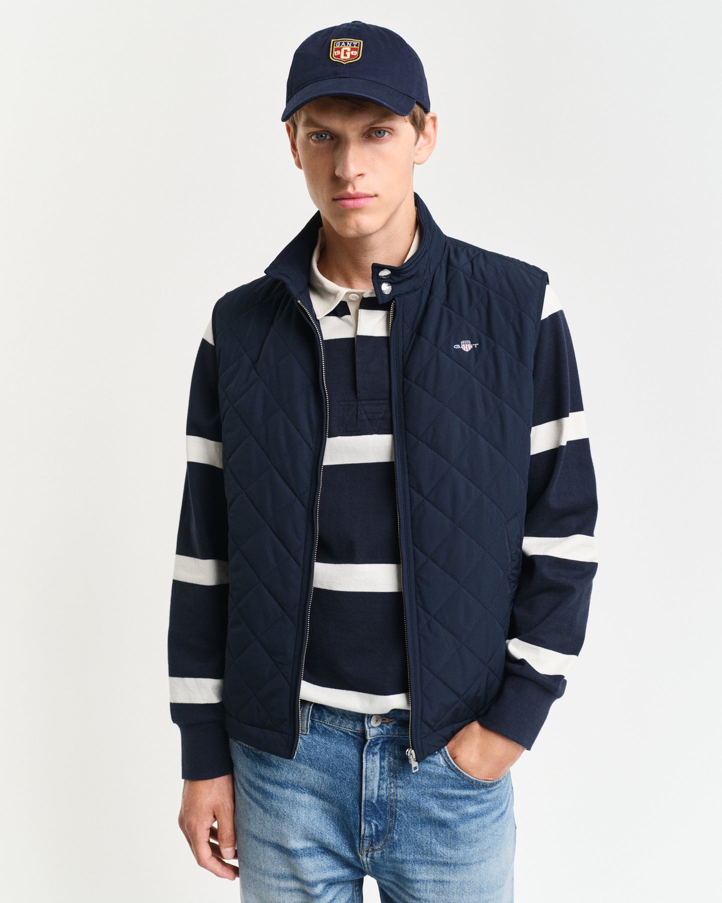 EVENING BLUE, QUILTED WINDCHEATER VEST, FRONT-VIEW BY GANT AU.