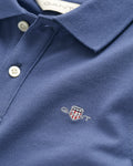 DUSTY NAVY, SHIELD SS PIQUE, CLOSE-UP BY GANT AU.