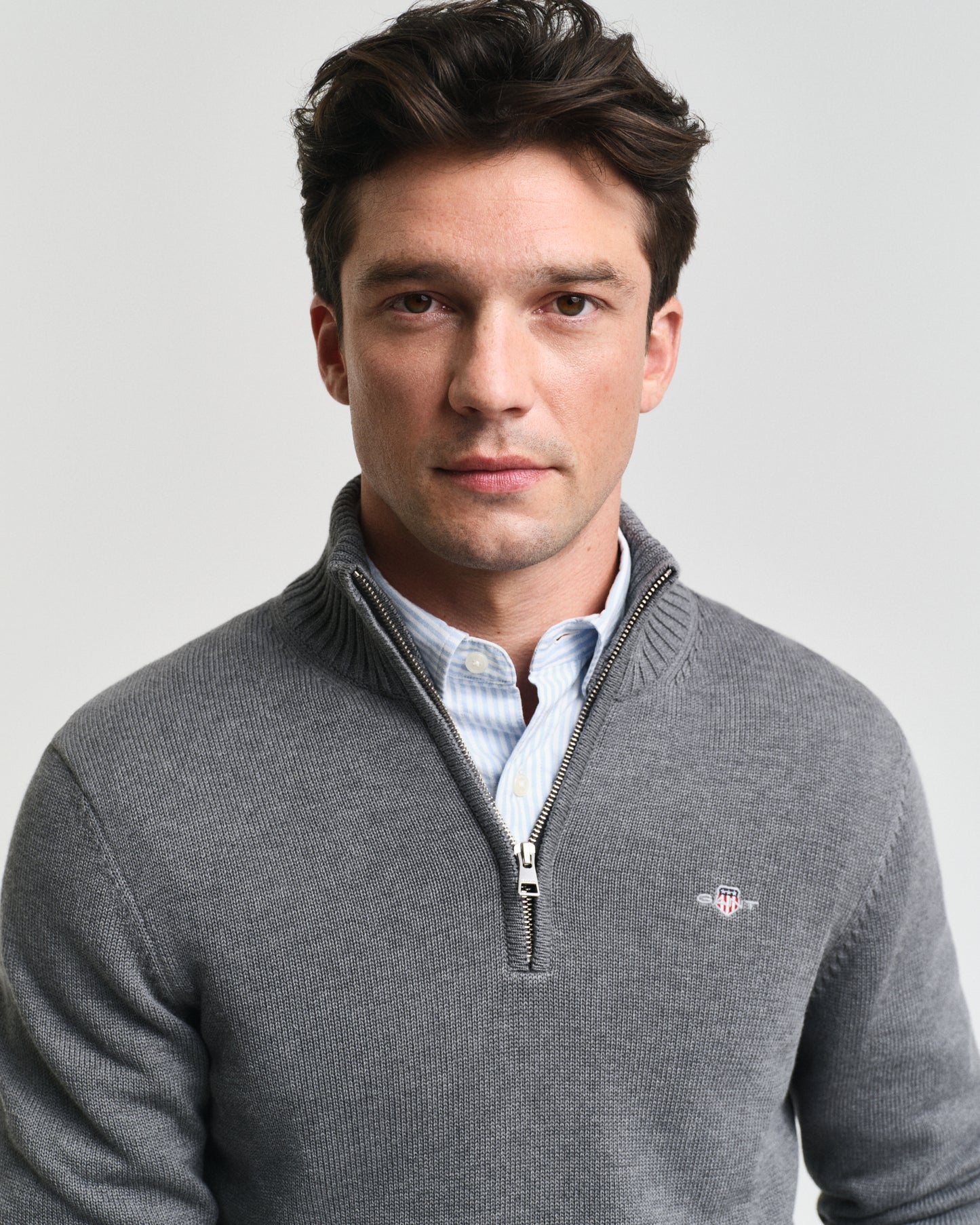 DARK GREY MELANGE, CASUAL COTTON HALF ZIP, CLOSE-UP BY GANT AU.
