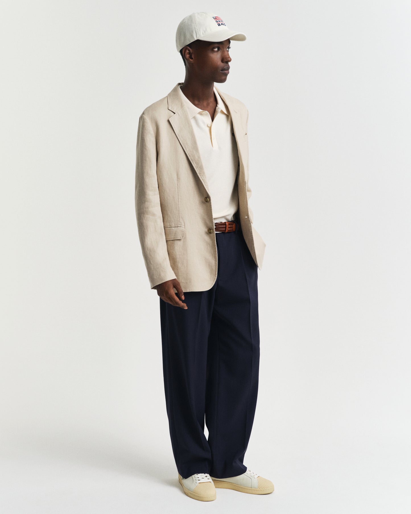 CREAM, MICRO TEXTURED COTTON SS POLO BY GANT AU.