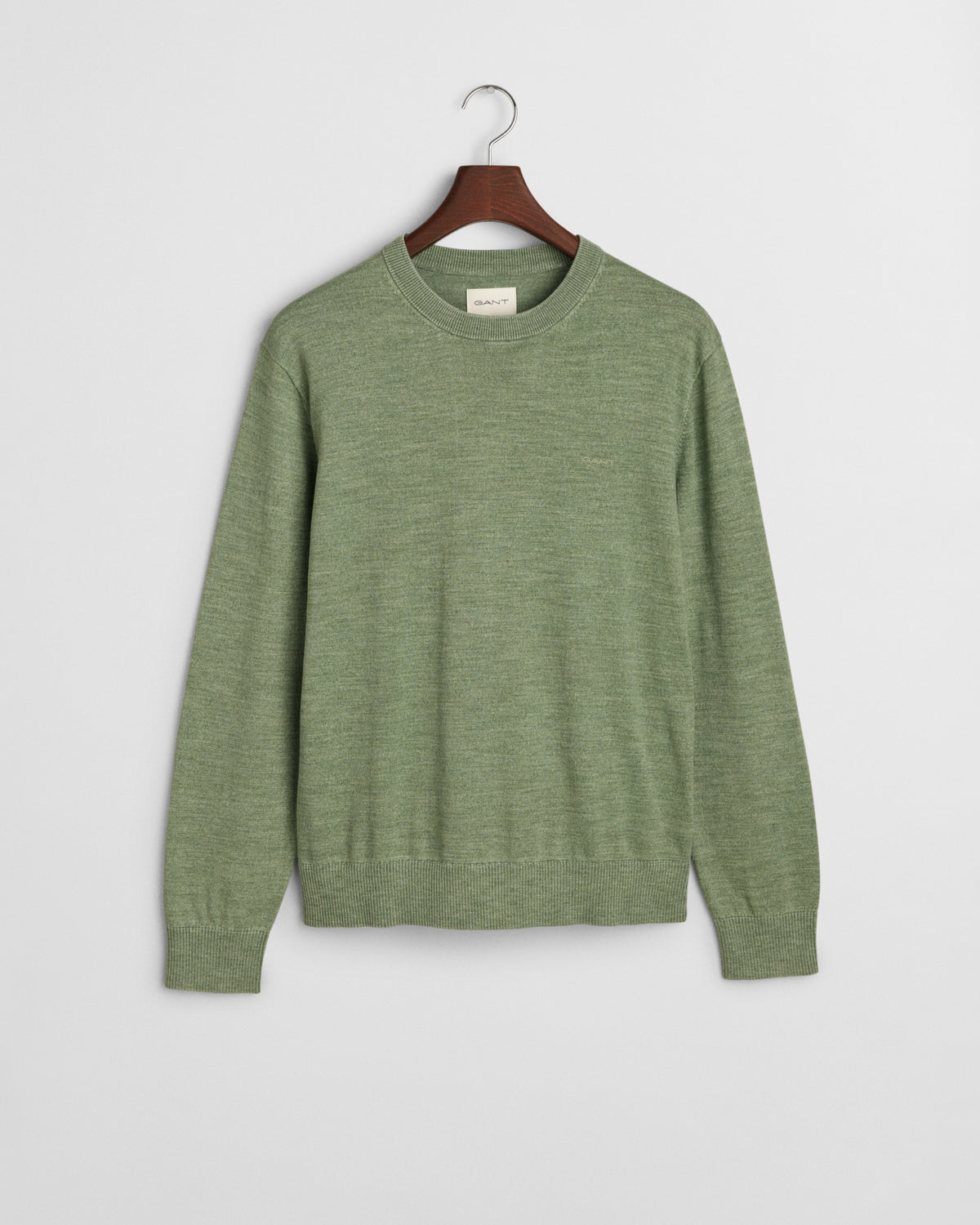 KALAMATA GREEN, SUNFADED C-NECK, FLAT-LAY BY GANT AU.