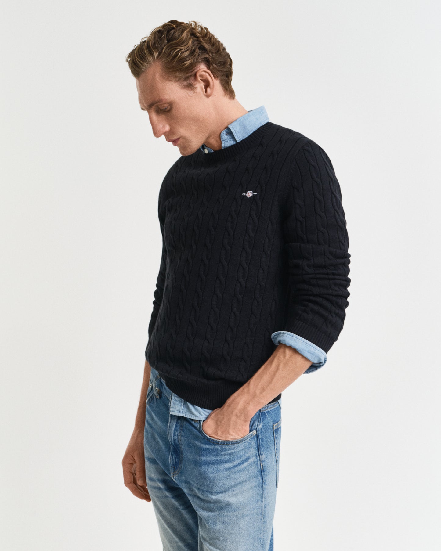 BLACK, COTTON CABLE C-NECK, FRONT-VIEW BY GANT AU.
