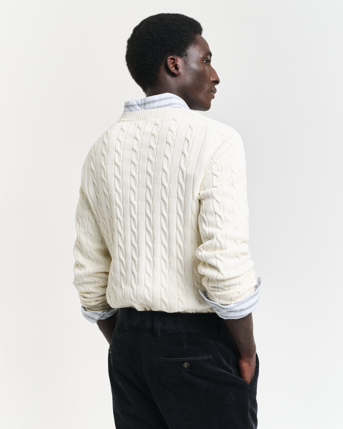 CREAM, COTTON CABLE C-NECK, BACK-VIEW BY GANT AU.