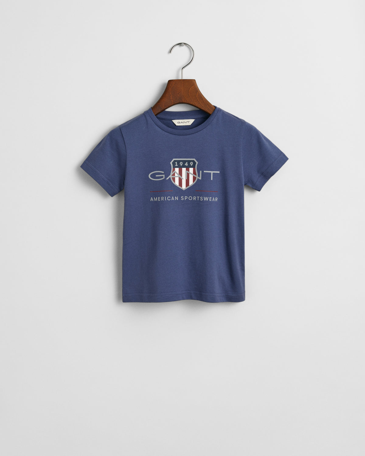 DUSTY NAVY, ARCHIVE SHIELD SS T-SHIRT BY GANT AU.