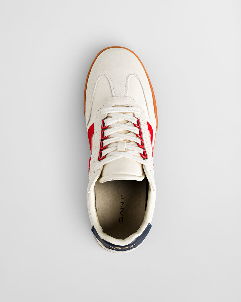 RUBY RED, BAYLLE, FLAT-LAY BY GANT AU.