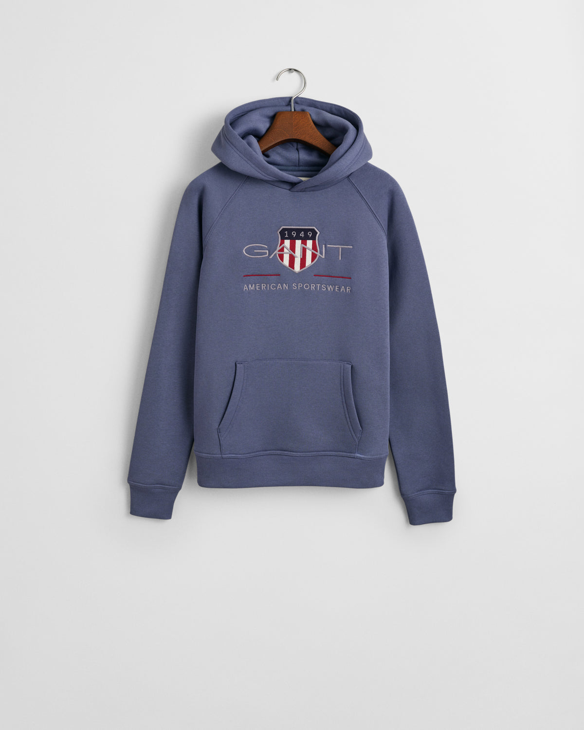 DUSTY NAVY, ARCHIVE SHIELD HOODIE BY GANT AU.