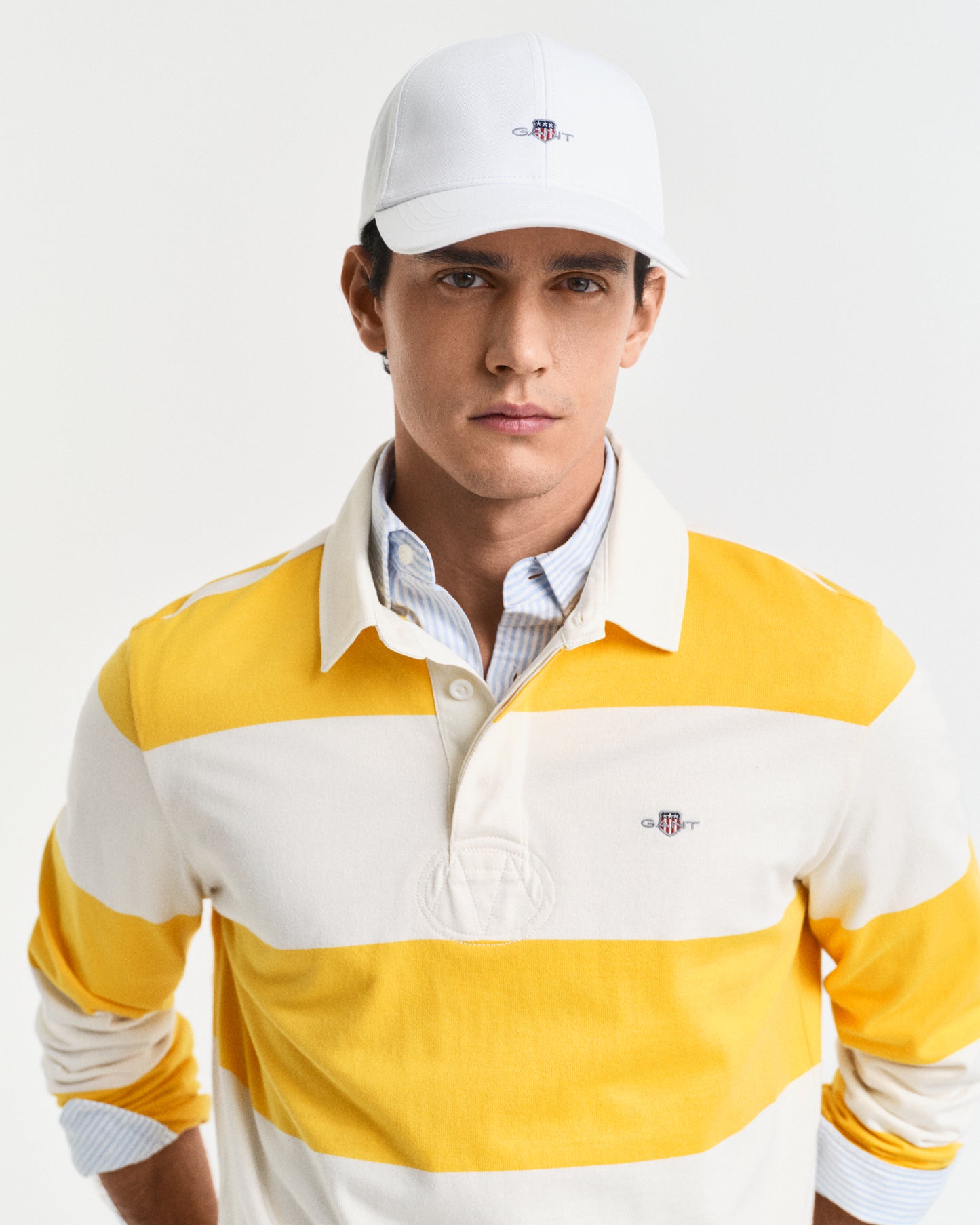 WHITE, HIGH SHIELD COTTON TWILL CAP BY GANT AU.