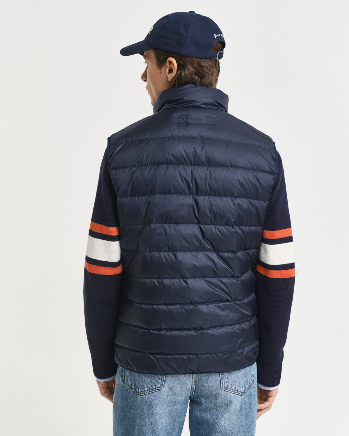 EVENING BLUE, LIGHT DOWN VEST, BACK-VIEW BY GANT AU.