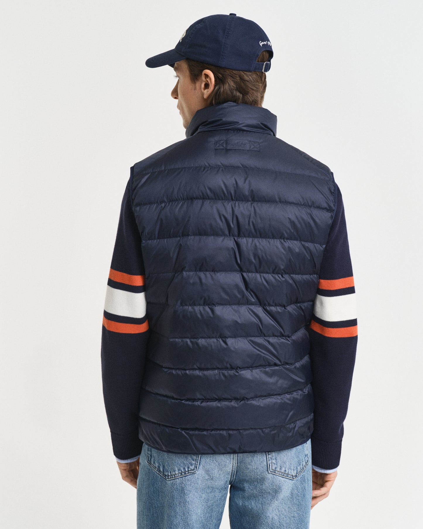 EVENING BLUE, LIGHT DOWN VEST, BACK-VIEW BY GANT AU.