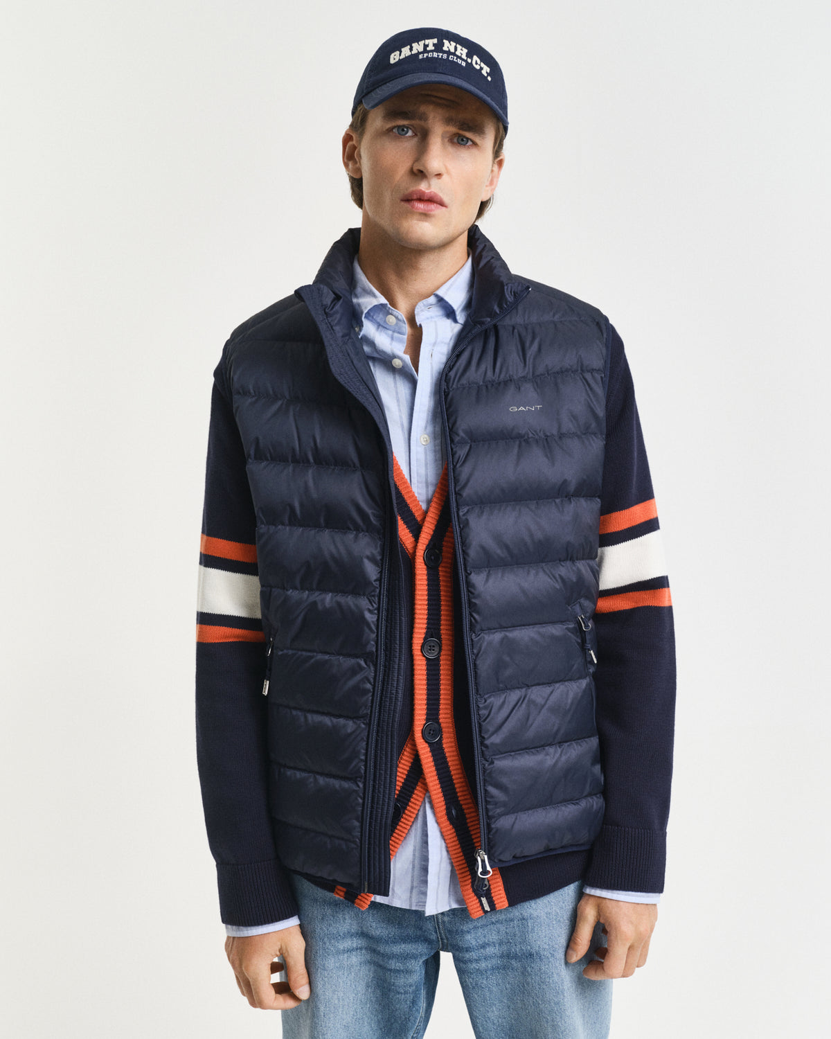 EVENING BLUE, LIGHT DOWN VEST, FRONT-VIEW BY GANT AU.