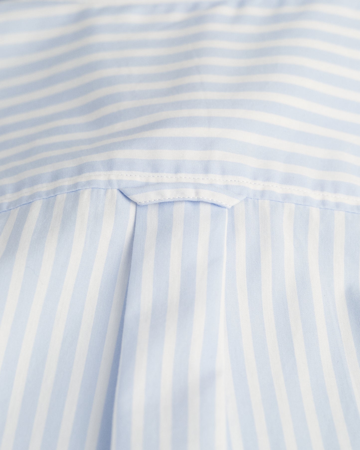 LIGHT BLUE, REG CLASSIC POPLIN STRIPED SHIRT, CLOSE-UP BY GANT AU.