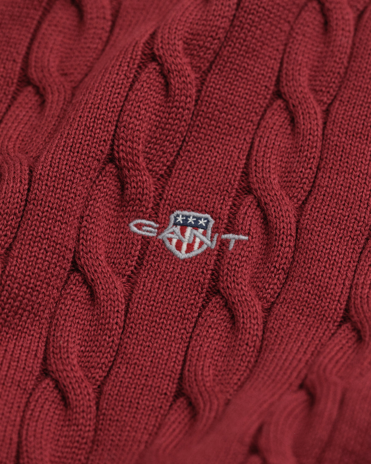 PLUMPED RED, COTTON CABLE HALF ZIP, FLAT-LAY BY GANT AU.
